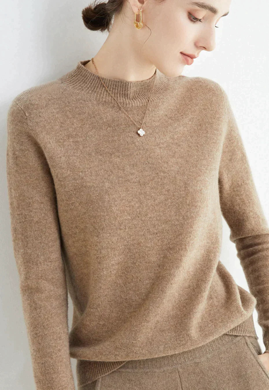 Women’s Classic Crew Neck Knit Sweater