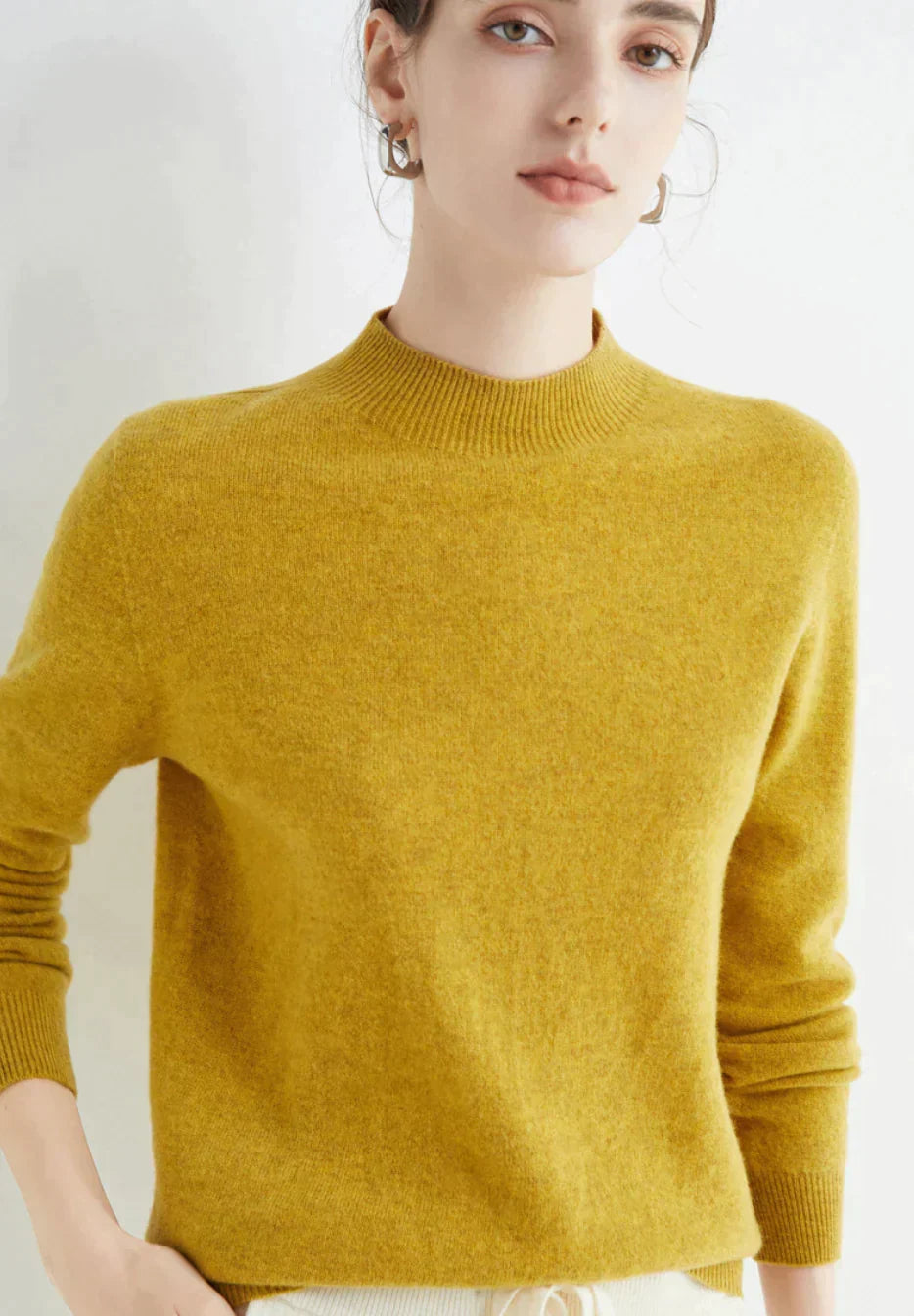 Women’s Classic Crew Neck Knit Sweater