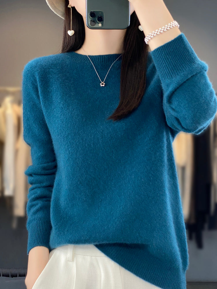 Women’s Relaxed Fit Crew Neck Knit Sweater
