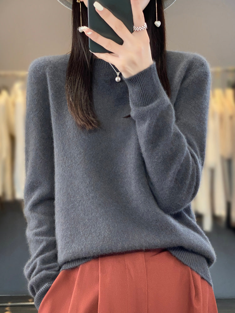 Women’s Relaxed Fit Crew Neck Knit Sweater