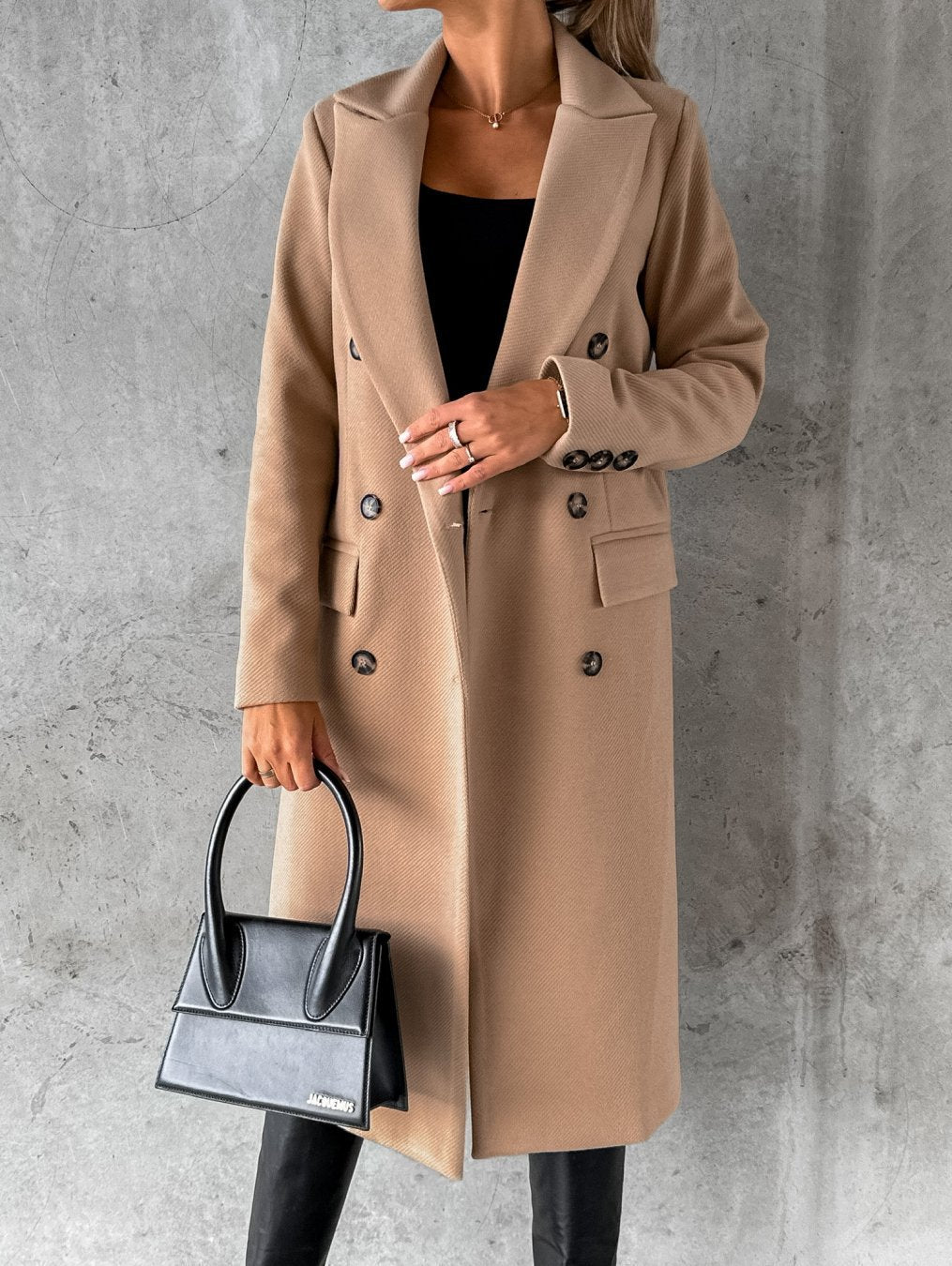 Stylish Long Women's Coat with Elegant Fit