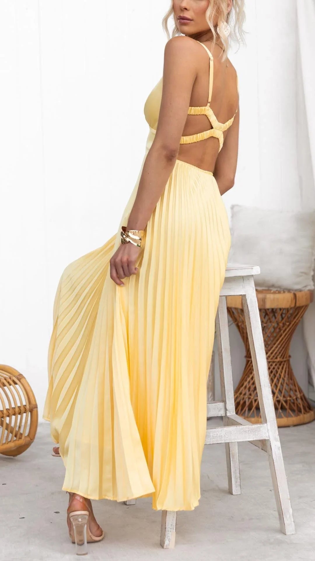 Gwenyth - Women’s yellow maxi dress with v-neck