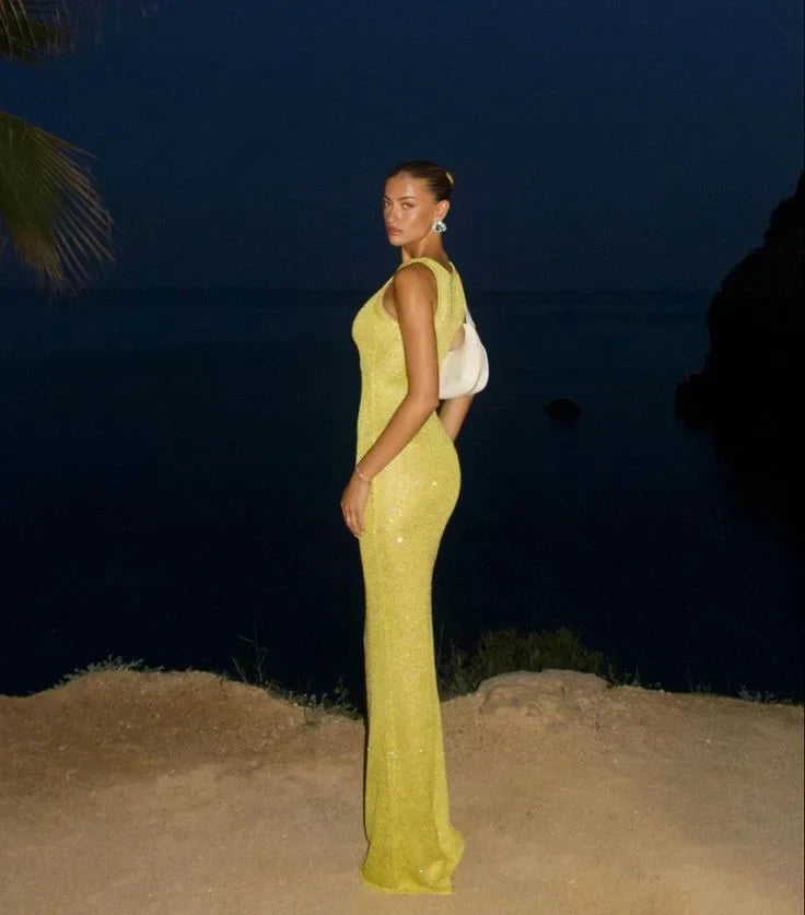 Women’s Figure-Flattering Sleeveless Maxi Dress