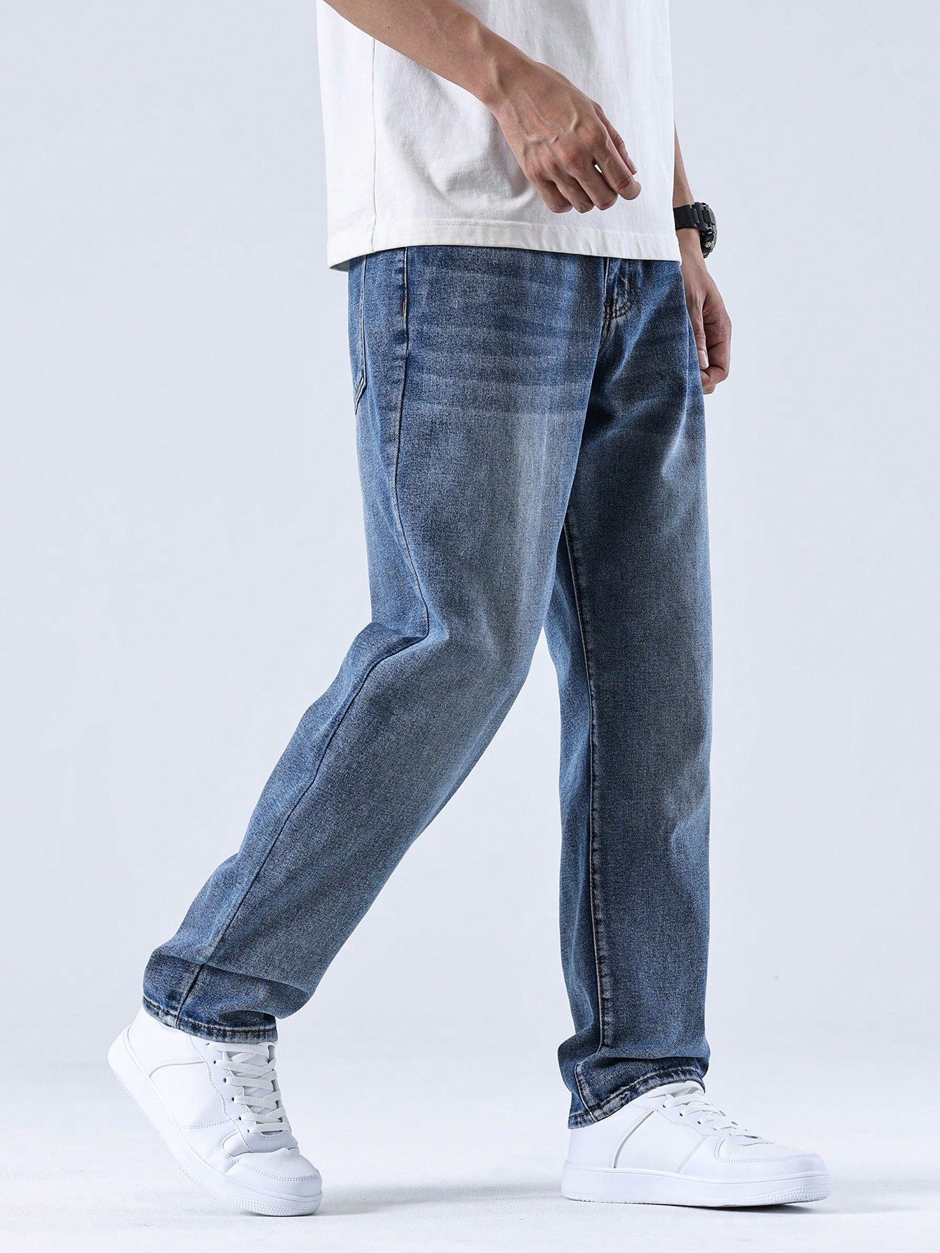 Men's Relaxed Fit Straight Leg Jeans