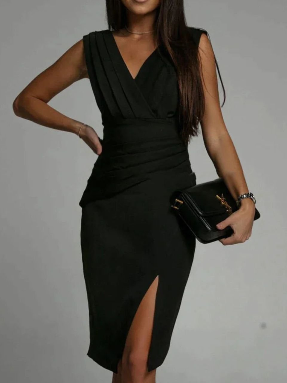Women's Sleeveless Ruched V-Neck Bodycon Midi Dress