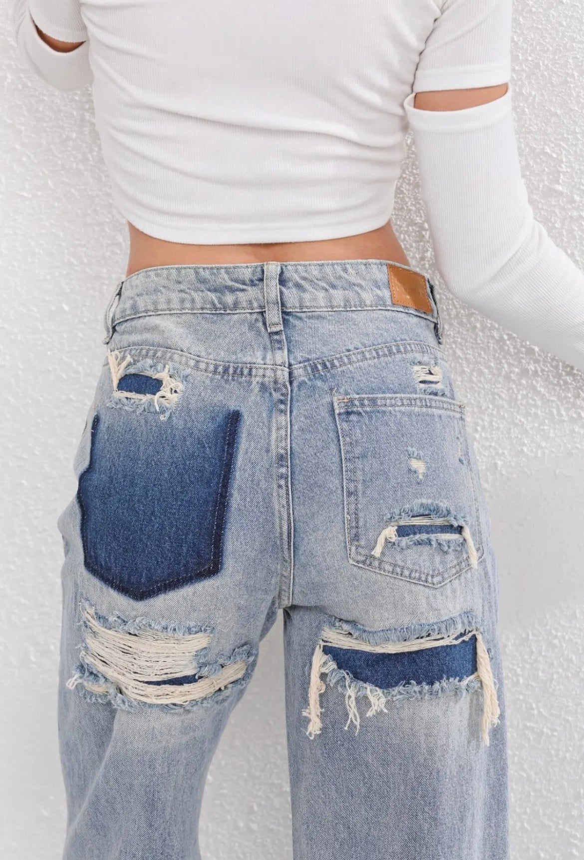Women's Vintage Patch Pocket Jeans with Wide-Leg Fit